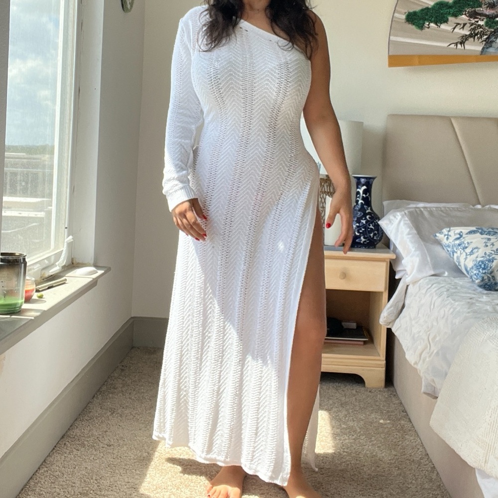 Boohoo white knit Asymmetrical dress